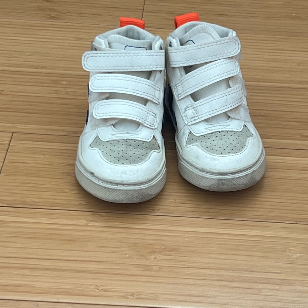 Veja Kids Sneakers Size 8.5 Good Condition